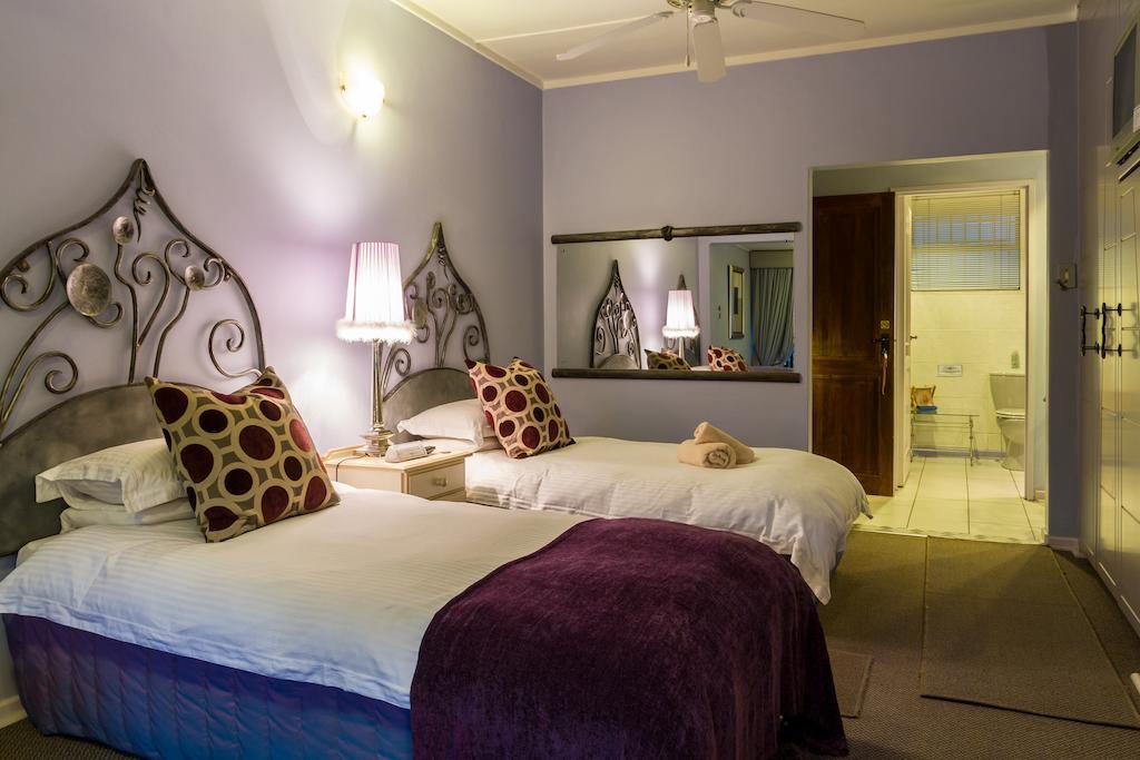 Joern'S Gaestehaus Mbombela Rom bilde